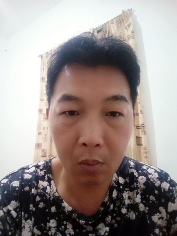 繁华哀伤的第一张照片--龙岩相亲网