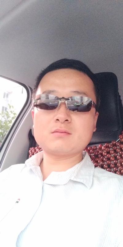 痛苦的单身狗的第二张照片--龙岩相亲网