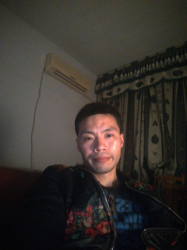 性情男儿的第一张照片--龙岩相亲网