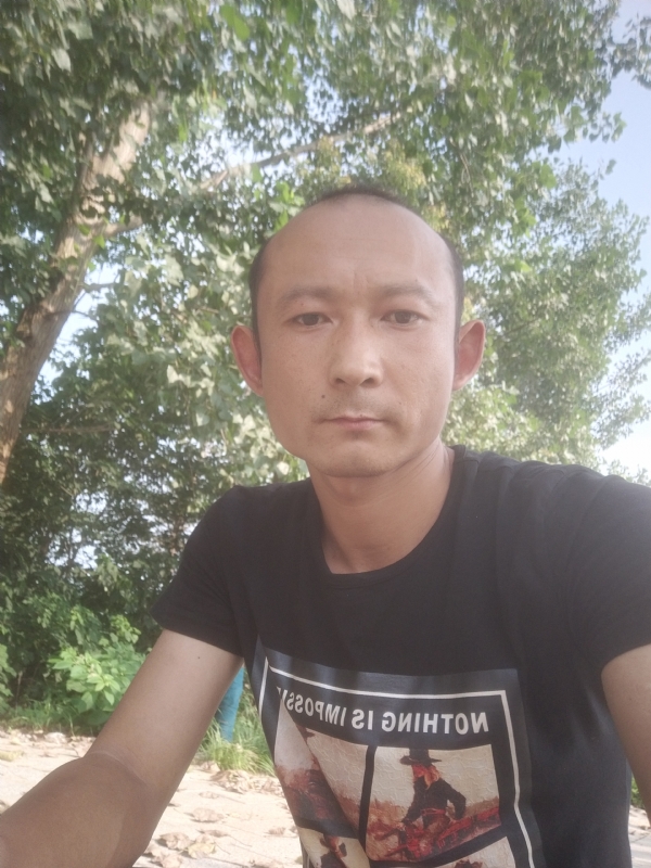 80大叔的第一张照片--龙岩相亲网