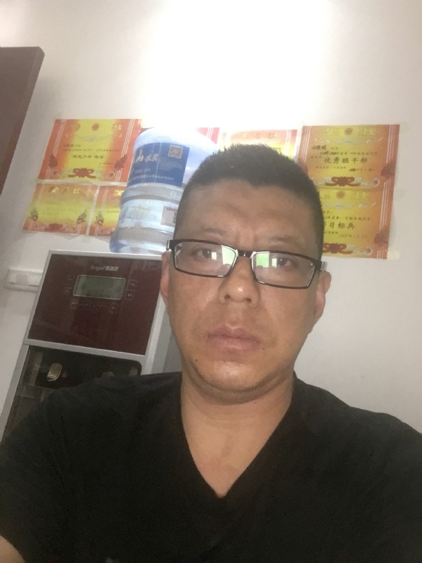 牵手的第一张照片--龙岩相亲网