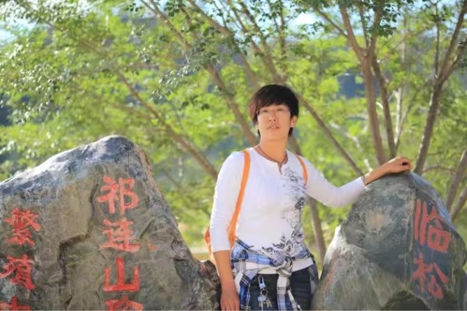 弱水河边青春草的第一张照片--龙岩相亲网