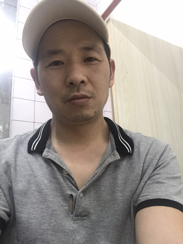 老何的第一张照片--龙岩相亲网