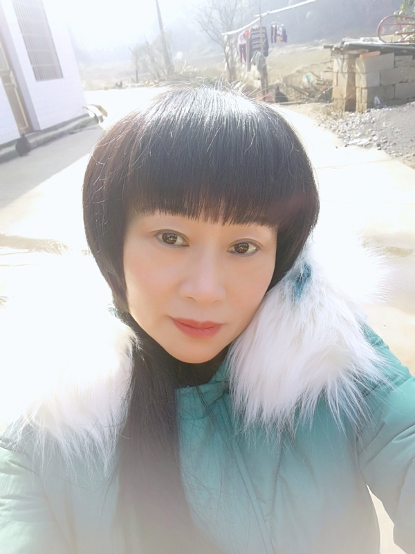 金鱼儿的第一张照片--龙岩相亲网