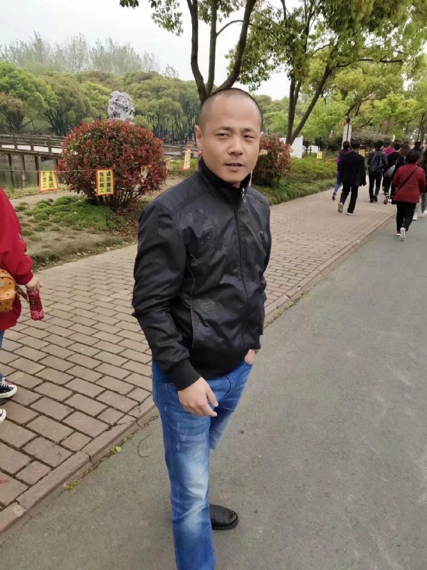 傻子的第一张照片--龙岩相亲网