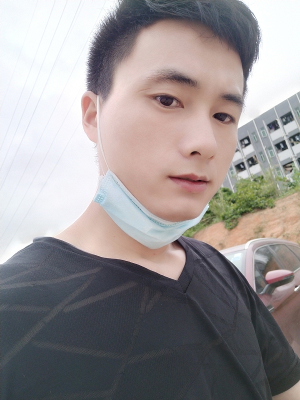 何凡的第二张照片--龙岩相亲网