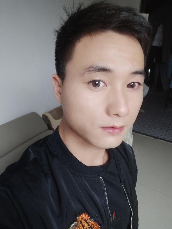 何凡的第三张照片--龙岩相亲网