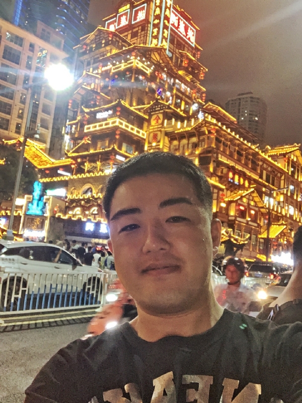 钢铁侠的第一张照片--龙岩相亲网