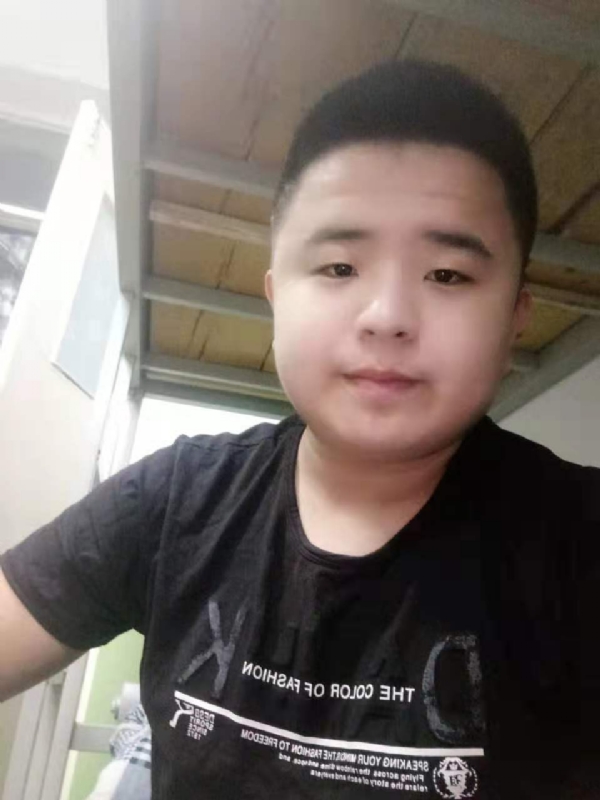 打小就爱淘气的第一张照片--龙岩相亲网
