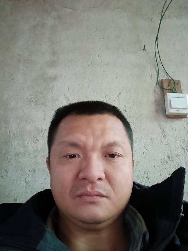兰成龙的第三张照片--龙岩相亲网