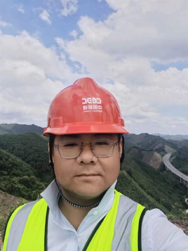 冰城小土匪的第一张照片--龙岩相亲网