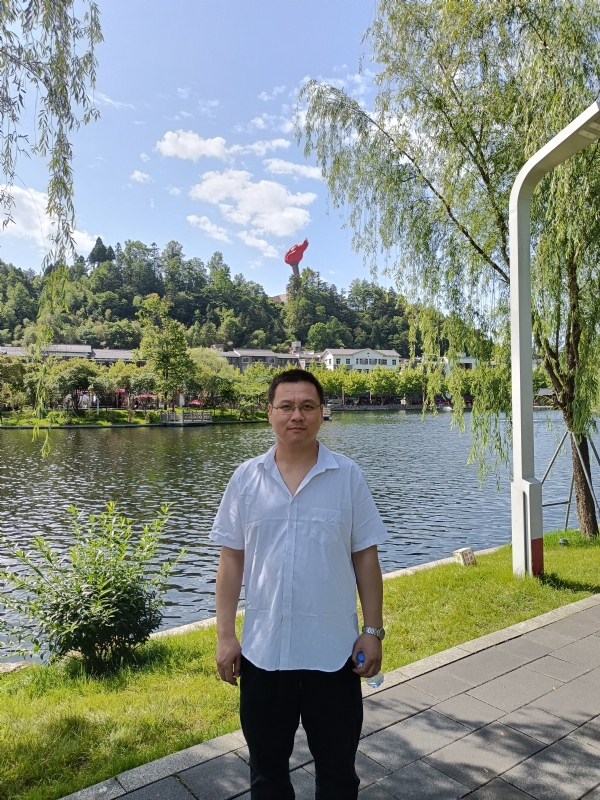 风雨相伴的第一张照片--龙岩相亲网