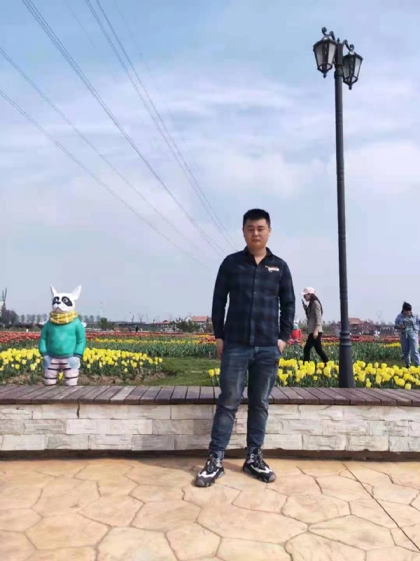 海阔天空的第一张照片--龙岩相亲网